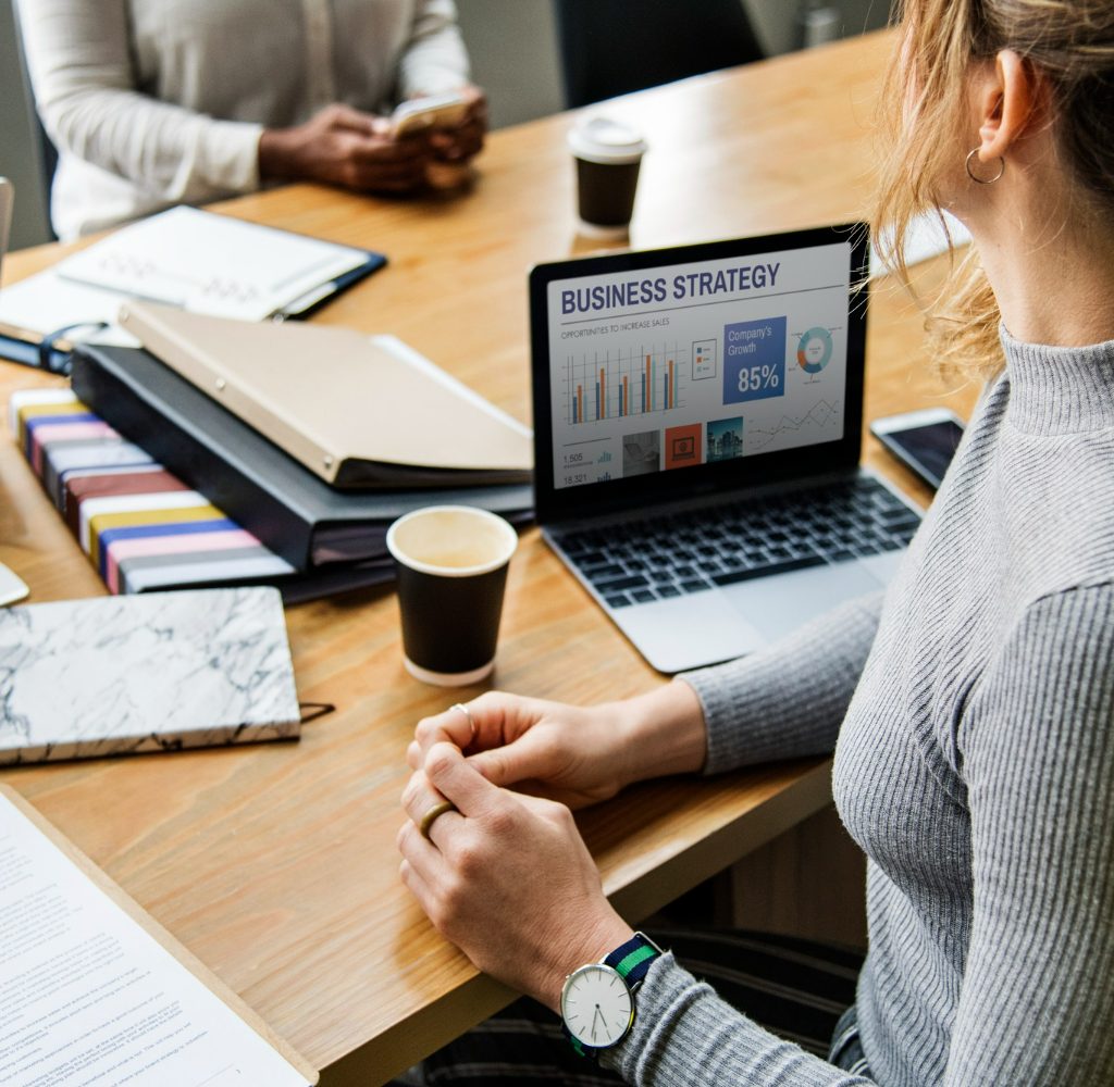 Segmentação de mercado: Como identificar e atingir seu público-alvo de maneira eficiente